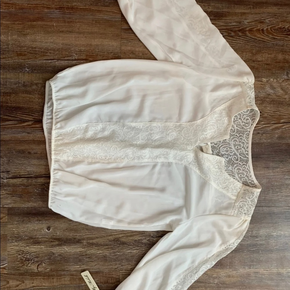 Women’s SZ Med Dressy Shirt